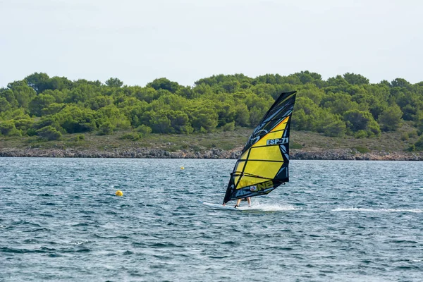 Minorque Espagne Octobre 2019 Planche Voile Sur Les Vagues Mer — Photo