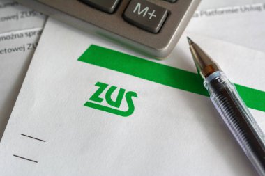 Gdansk, Polonya - 31 Mart 2020: ZUS (Ulusal Sosyal Sigorta Şirketi) logosu