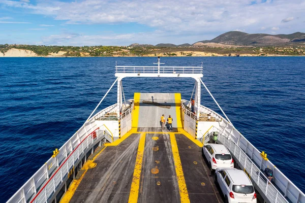 Kefalonia Grecia Septiembre 2017 Parte Trasera Transbordador Automóviles Coches Estacionados — Foto de Stock