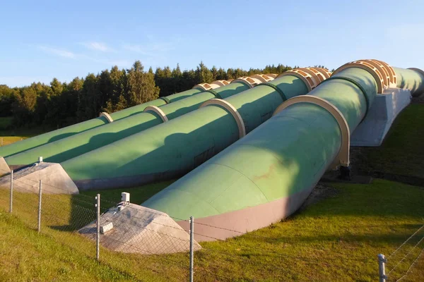 ギニウィノの揚水発電所Zarnowiecの水管 ポーランド — ストック写真