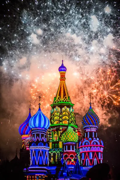 Виконання військових смуг на Червоній площі в Москві протягом фестивалю Спаська башта — стокове фото