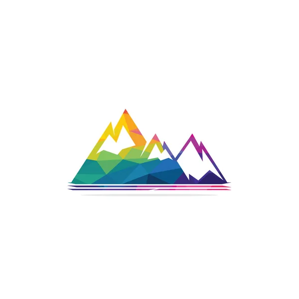 Vector Mountain Outdoor Adventures Logo Design Mountains Logo Design — Stock vektor