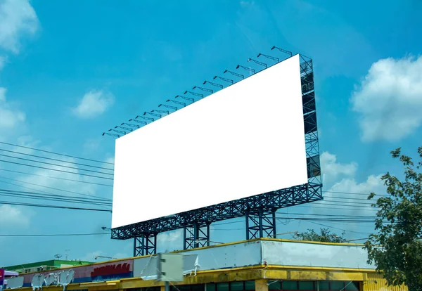 Panneau Affichage Ciel Blanc Bleu Espace Copie Sur Écran Blanc — Photo