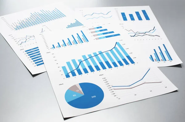 Affärsdokument. Grafer och diagram. — Stockfoto