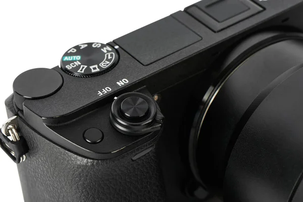 Bir aynasızlar kamera closeup mod kadranı ve Obtüratör butonuna — Stok fotoğraf