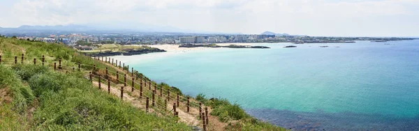Plaża Hamdeok i Olle szlak kurs nr.19 w Seoubong szczytu — Zdjęcie stockowe