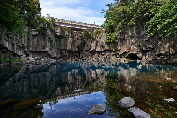 Перший водоспад Cheonjeyeon — стокове фото