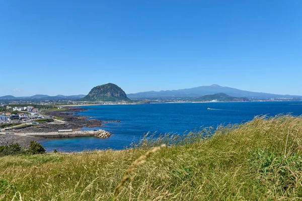 Landskapet i sydvästra kusten av Jeju Island — Stockfoto