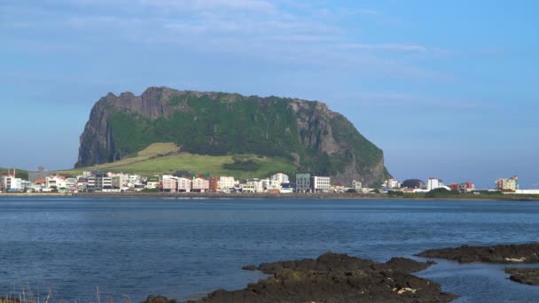 Seongsan Ilchulbong in Jeju — Stockvideo