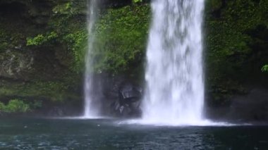 Seogwipo-si, Jeju Adası Cheonjiyeon şelale.