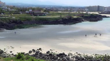 hamdeok seoubong beach