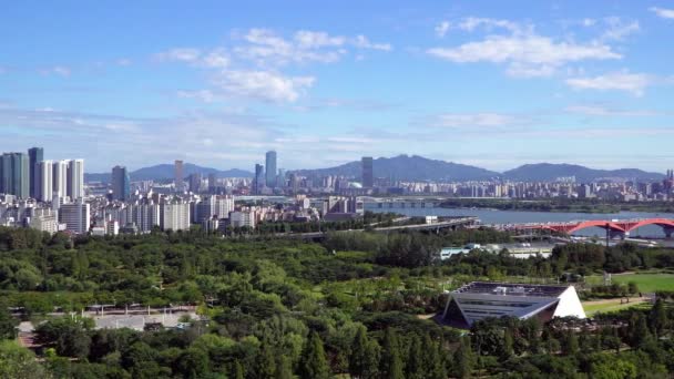 Stadtbild von Seoul mit dem Fluss han — Stockvideo