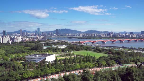 Cityscape of Seoul with Han river — Stok Video