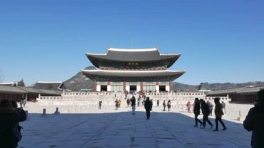 Geunjeongjeon, Gyeongbokgung ana taht Salonu