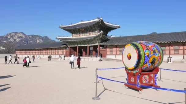 Heungnyemun, wtórny głównej bramy wewnętrznej Gyeongbokgung — Wideo stockowe