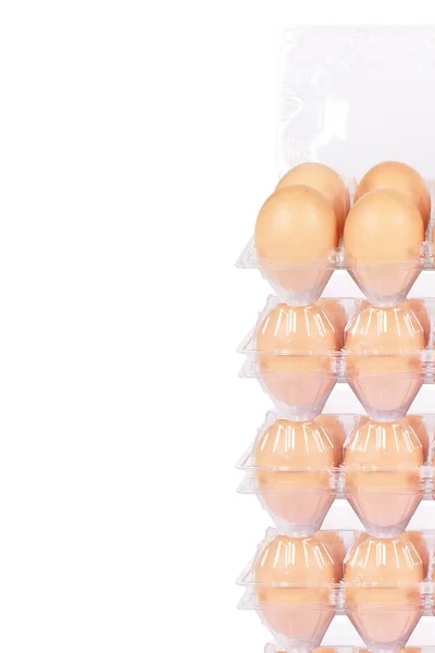 Granja huevos frescos aislados sobre un fondo blanco . —  Fotos de Stock