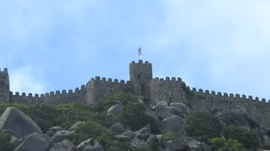 Ortaçağ kale duvarları ve Kulesi
