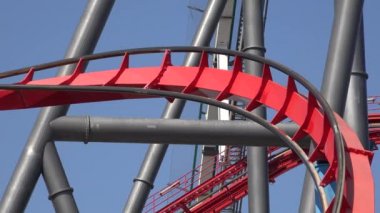 İnsanlar üzerinde rulo bardak sürme