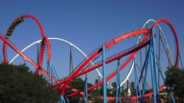Lunapark sürmek ve hız treni