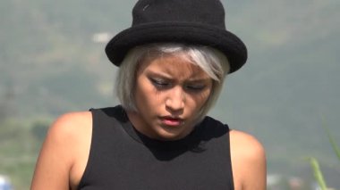 Üzüntü depresyon ve yalnızlık kadınlar arasında