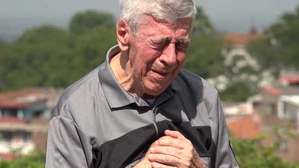 Депрессия у пожилых людей. Пожилые люди. Бессонница у пожилых. Old man hidden. Old man hidden.