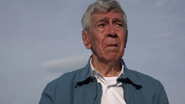 Demans ile yaşlı adam karıştı