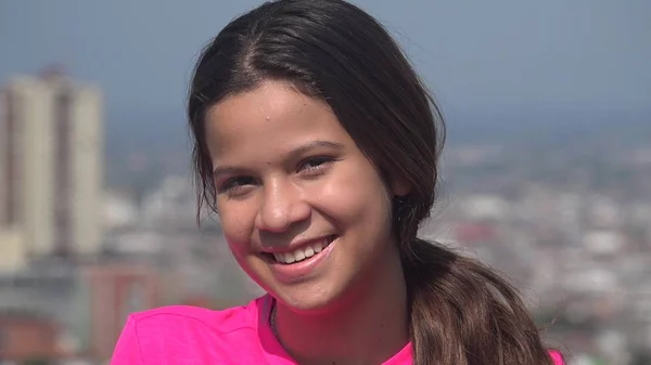 Sorrindo Adolescente Menina Pessoa Feliz — Fotografia de Stock