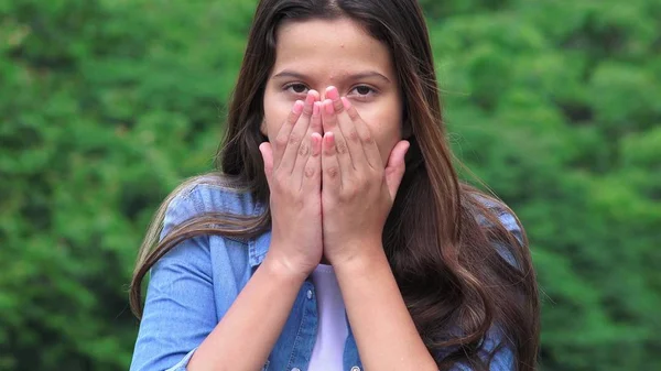 Teen flicka chockad förvånade förolämpad och orolig — Stockfoto