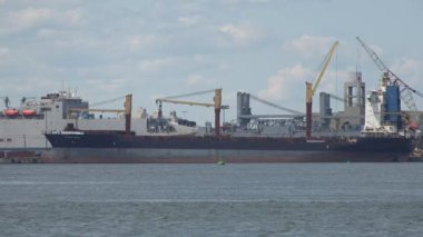 Harbor endüstriyel gemi