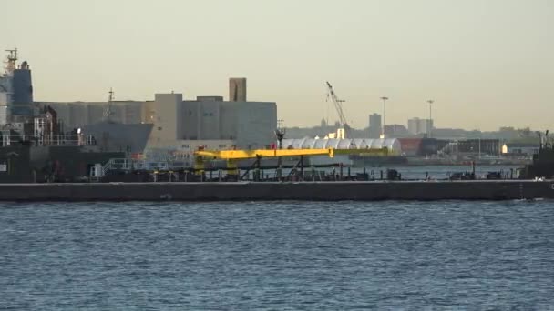 Barcă Industrială Port Harbor — Videoclip de stoc