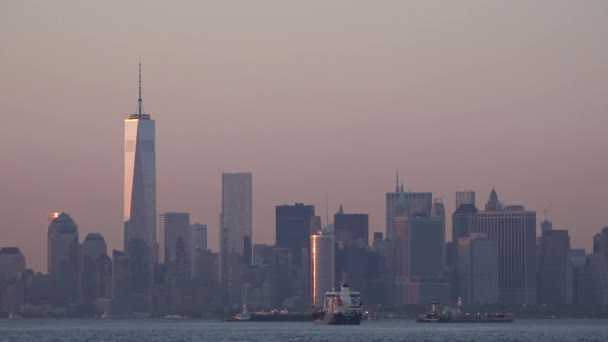 Manhattan ao entardecer ou ao amanhecer — Vídeo de Stock