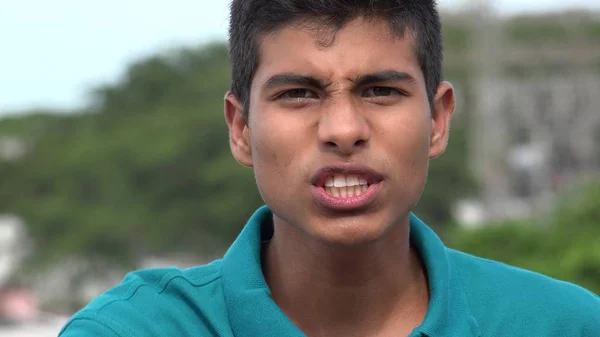 Emocionado Enojado Adolescente Chico Hablando —  Fotos de Stock