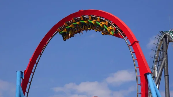 Roller Coaster Ride Döngüsünü — Stok fotoğraf