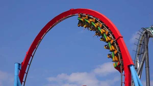 Roller Coaster Ride Döngüsünü — Stok fotoğraf