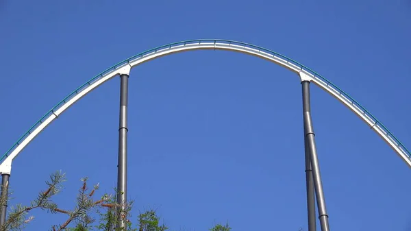 Tema parkı Roller Coaster Ride — Stok fotoğraf