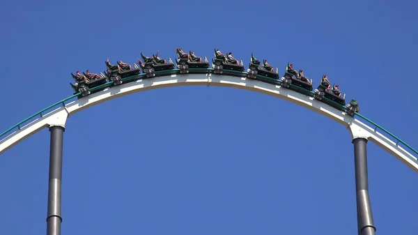 Çelik Roller Coaster Ride — Stok fotoğraf