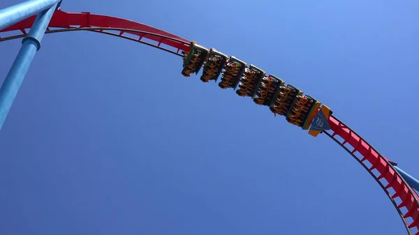 Eğlenceli Roller Coaster Ride — Stok fotoğraf