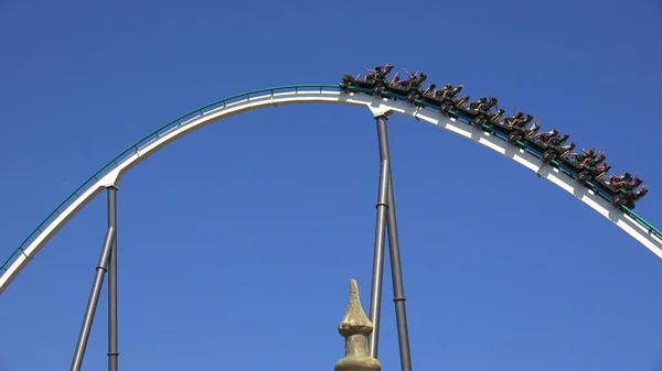 Wesołe Miasteczko Zabawa Roller Coaster — Zdjęcie stockowe