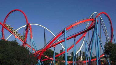 Çelik Roller Coaster eğlence parkı