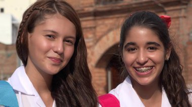 Mutlu insanlar gülümseyen insanlar