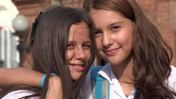 Adolescente menina amigos sorrindo — Fotografia de Stock