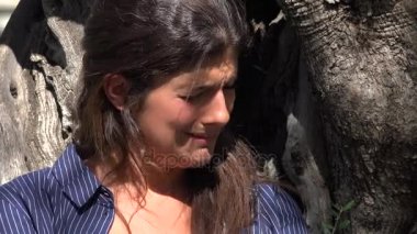 Ağlayan kadın ve üzüntü