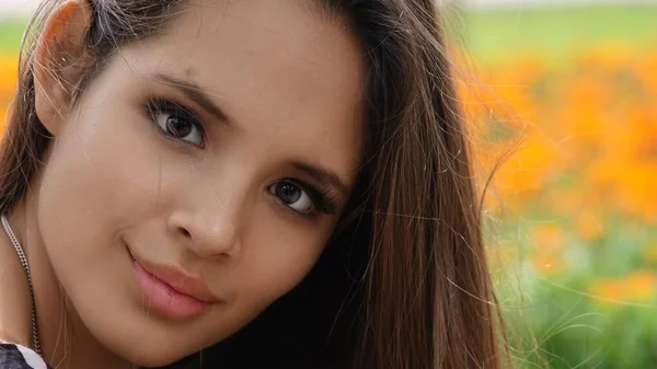 Menina adolescente feliz — Fotografia de Stock