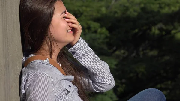 Llorando chica adolescente — Foto de Stock