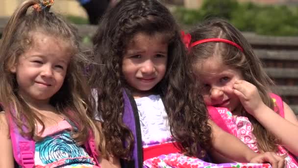 Ragazze in età prescolare Scuola bambini — Video Stock