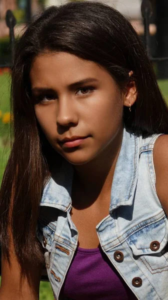 Adolescente feminino e felicidade — Fotografia de Stock