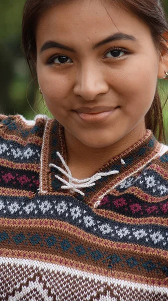 Perulu genç kız — Stok fotoğraf
