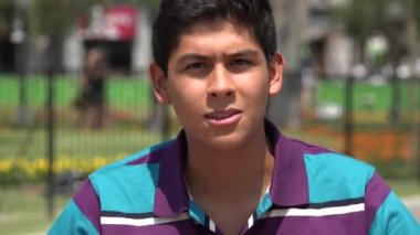 kızgın genç çocuk