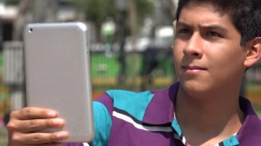 İnsanlar tablet kullanarak Video çekimi