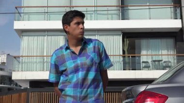 Apartman, genç çocuk